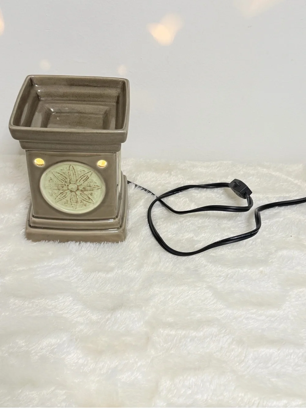 Scentsy Ceramic Home Accent Warmer in Olive Green